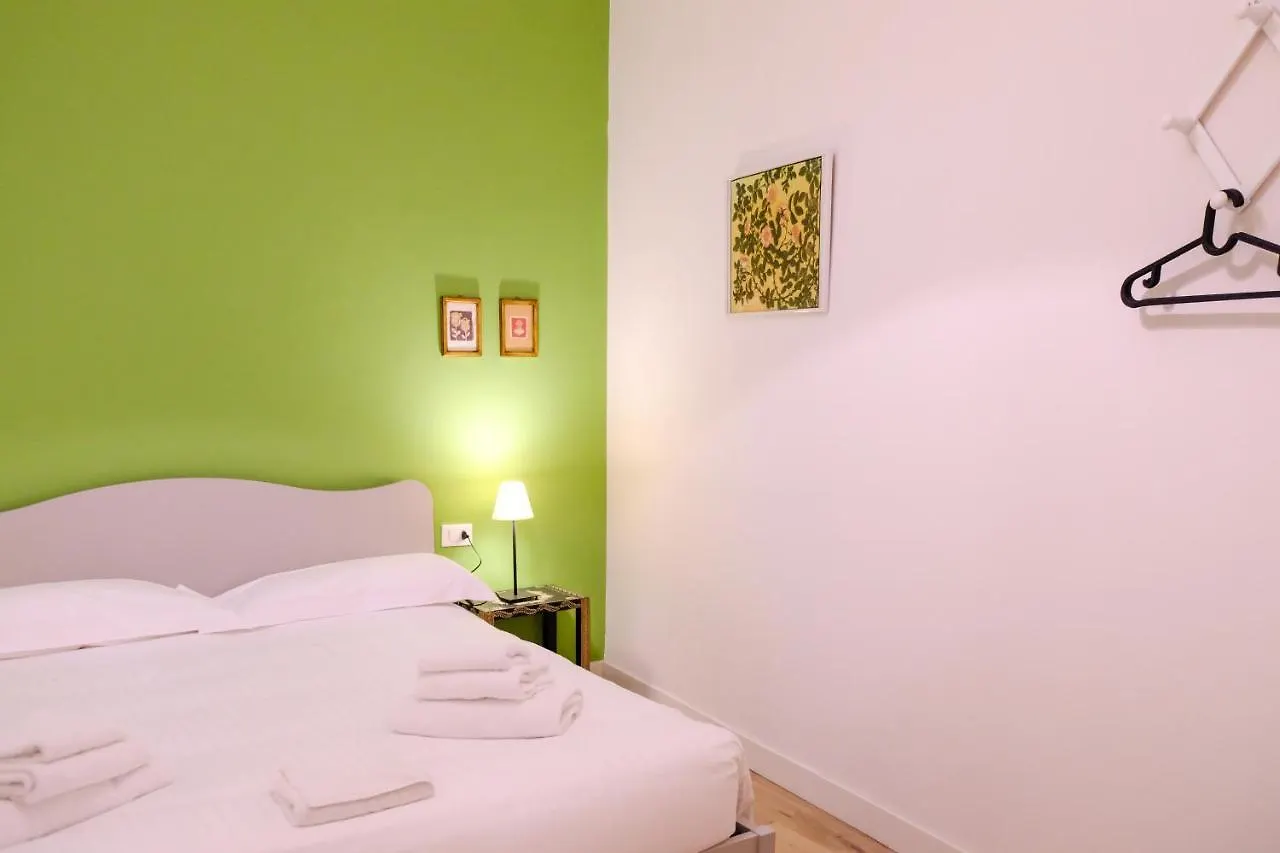 Splendid Two Room Suite Florence Apartment